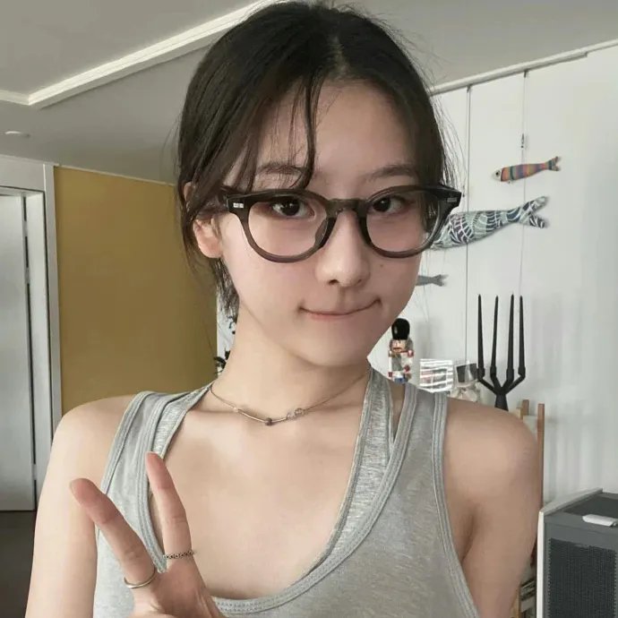 背鸭子的男孩